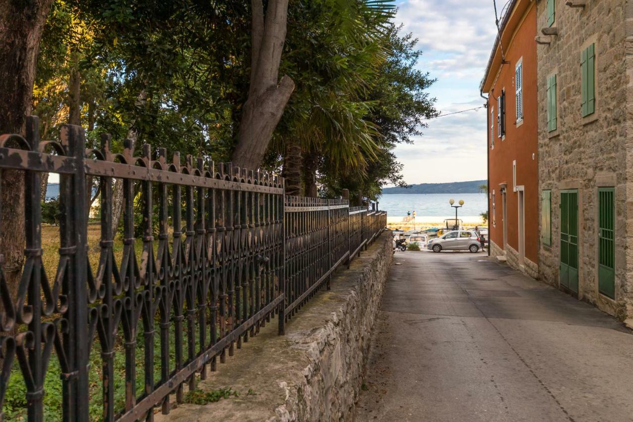 Apartment Stari Dvor Kaštela Exterior foto